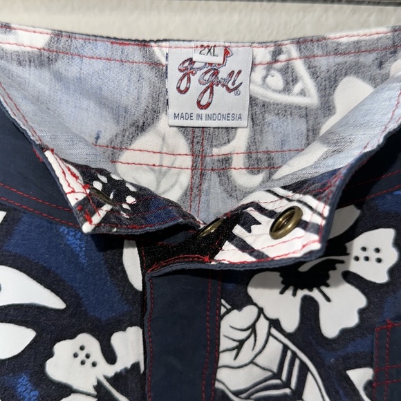 Womens Board Shorts. Size 2XL. FITS LIKE A LARGE OR FITTED XL (small waisted)!! - Picture 5 of 5